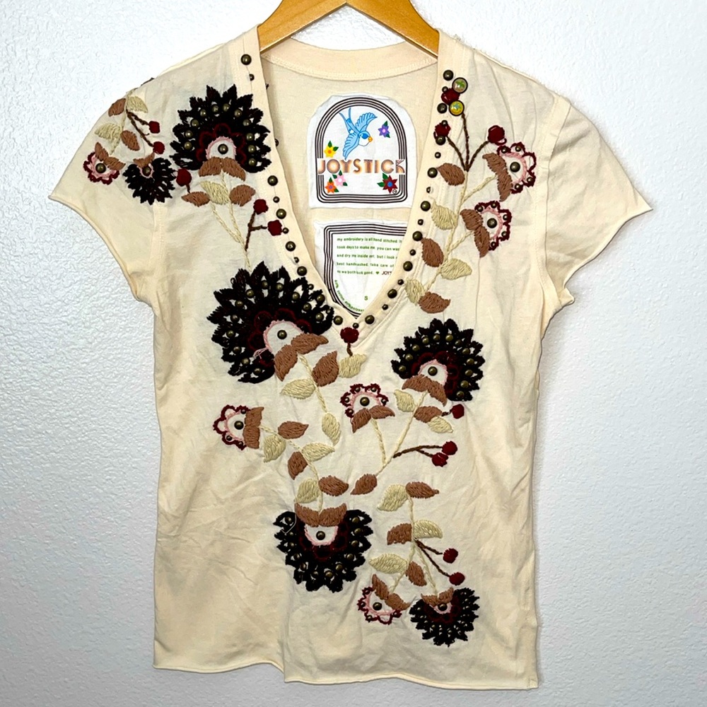 Johnny Was Joystick embroidered studded floral v-neck tee S